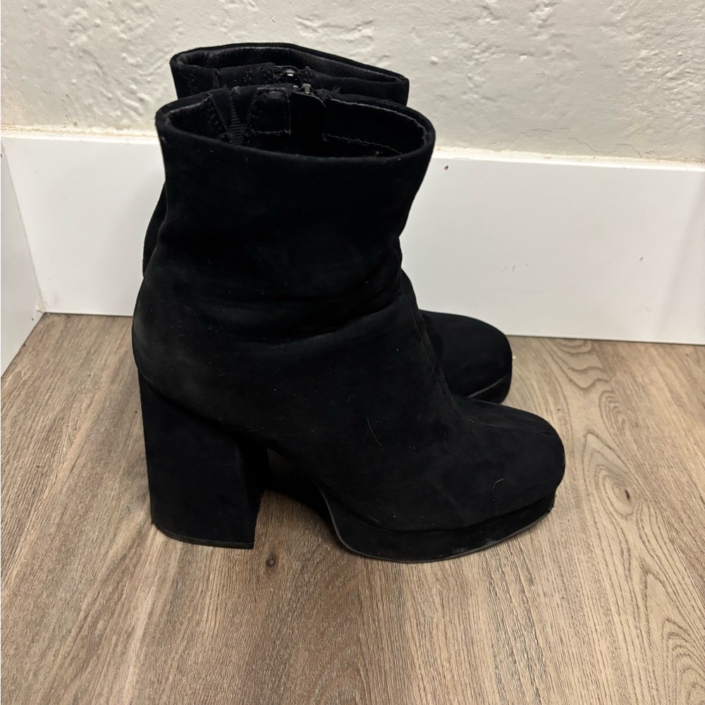 Size 8 Black Women's Ankle Boots
